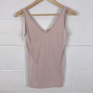 Spanx laidback layers two way seamless v-neck tank top